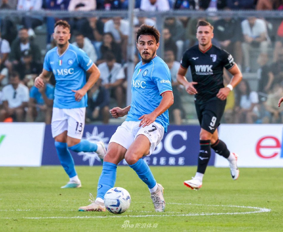 今年他在 今年他在