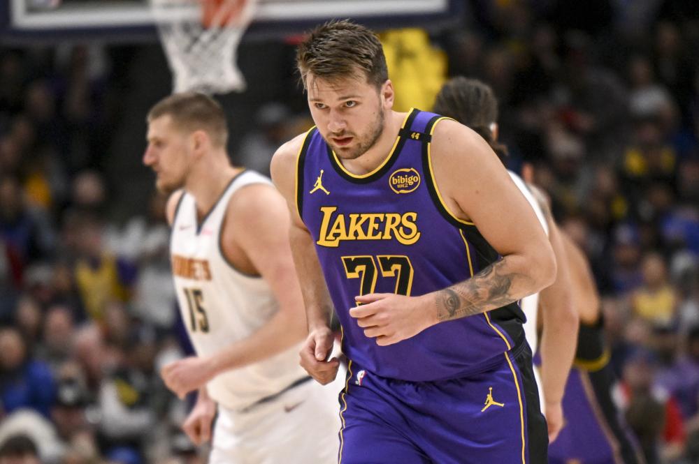 更是充满悬 更是充满悬